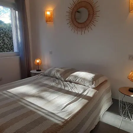 Clementine Gai Et Familial Climatise, En Rez-de-chaussee De Maison A 100m De La Plage