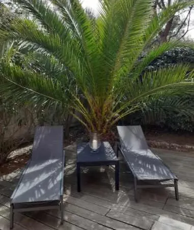 Clementine Gai Et Familial Climatise, En Rez-de-chaussee De Maison A 100m De La Plage
